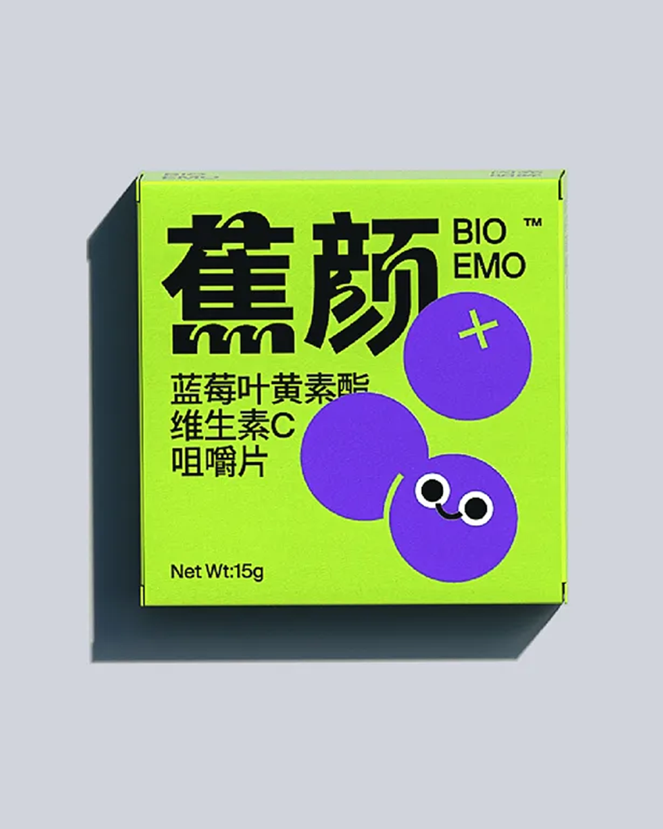 浅灰背景中的BIOEMO蕉颜单盒包装