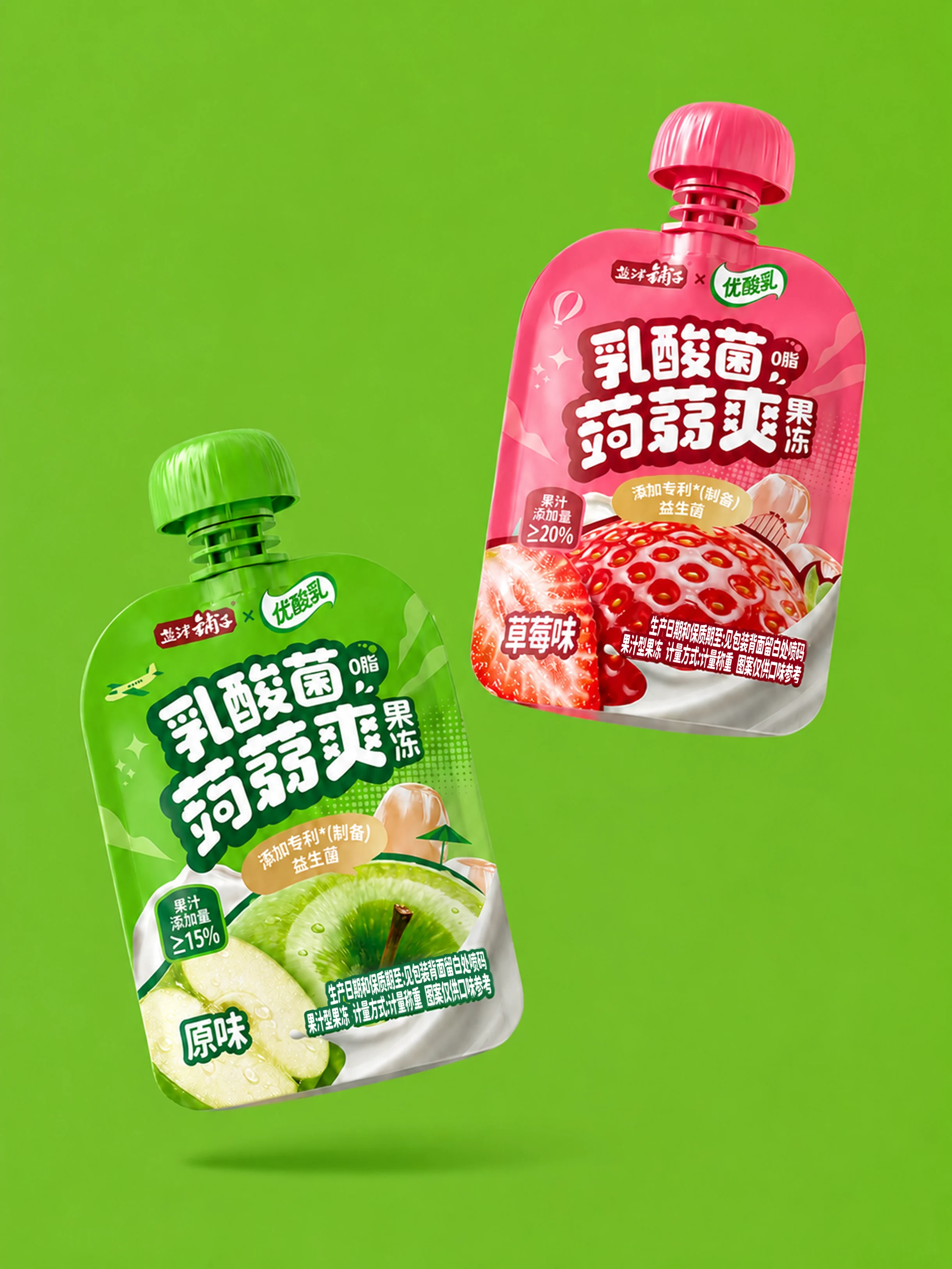绿色背景中陈列的优酸乳联名蒟蒻爽原味大袋与多款吸吸袋包装